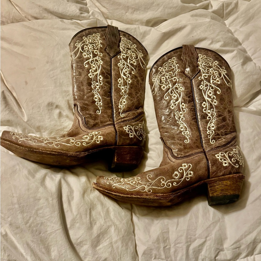 Brown Embroidered Cowboy Boots